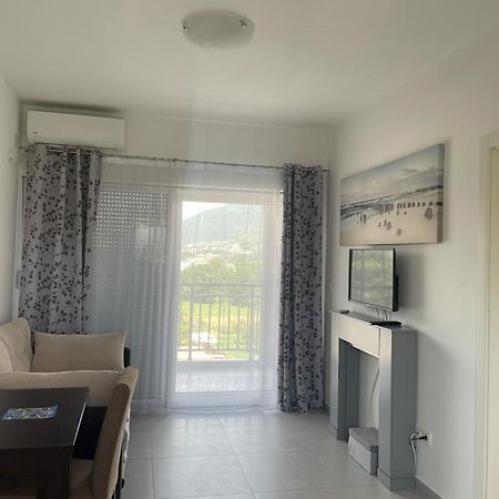 Kristina Apartments Tivat Luaran gambar