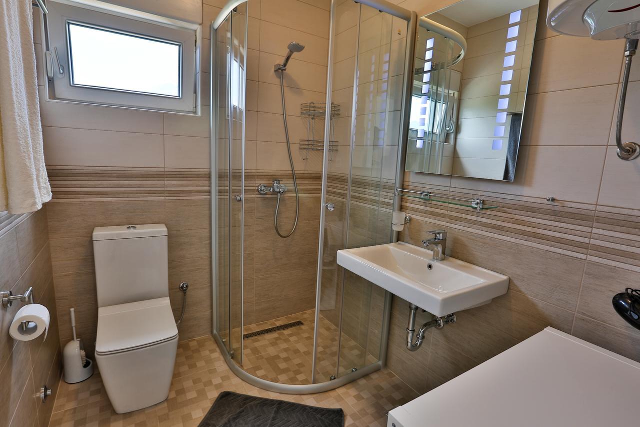 Kristina Apartments Tivat Luaran gambar