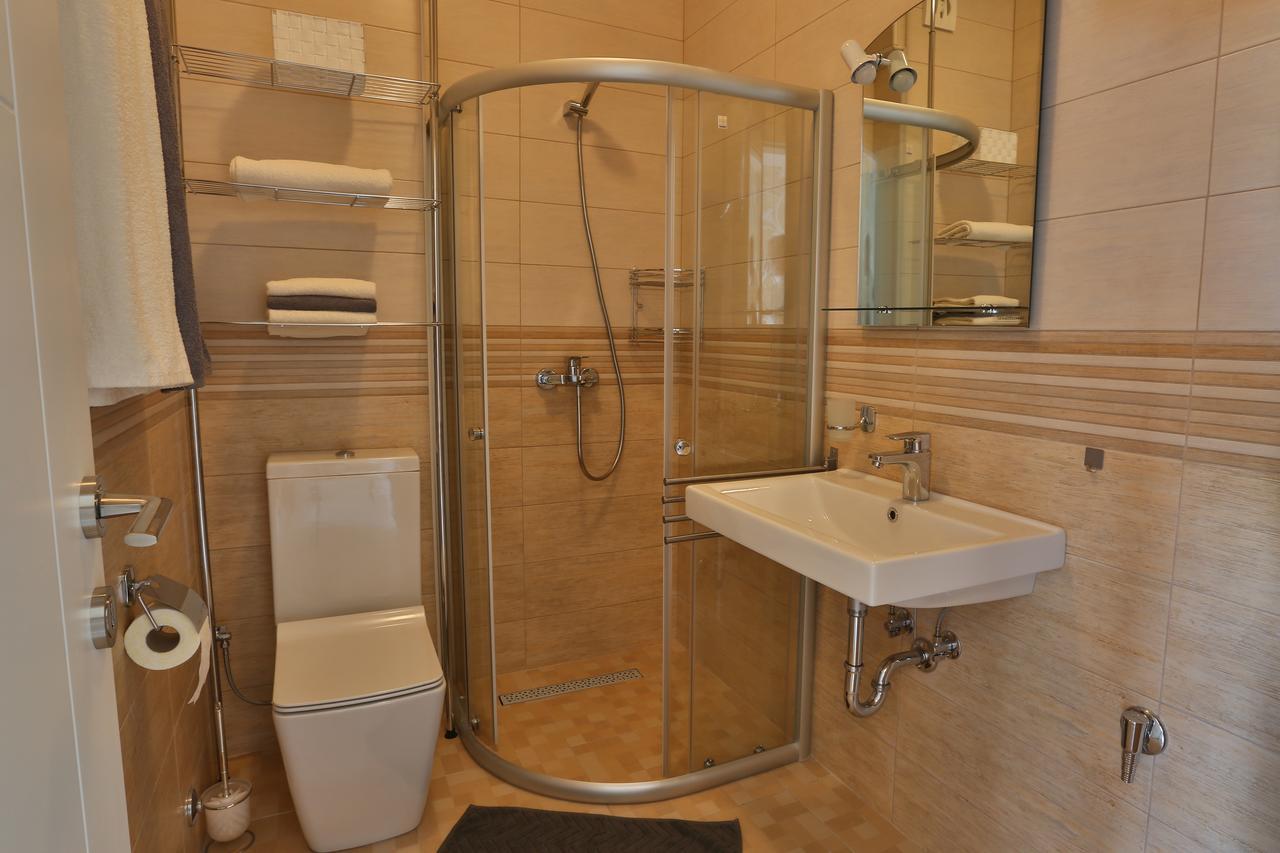 Kristina Apartments Tivat Luaran gambar