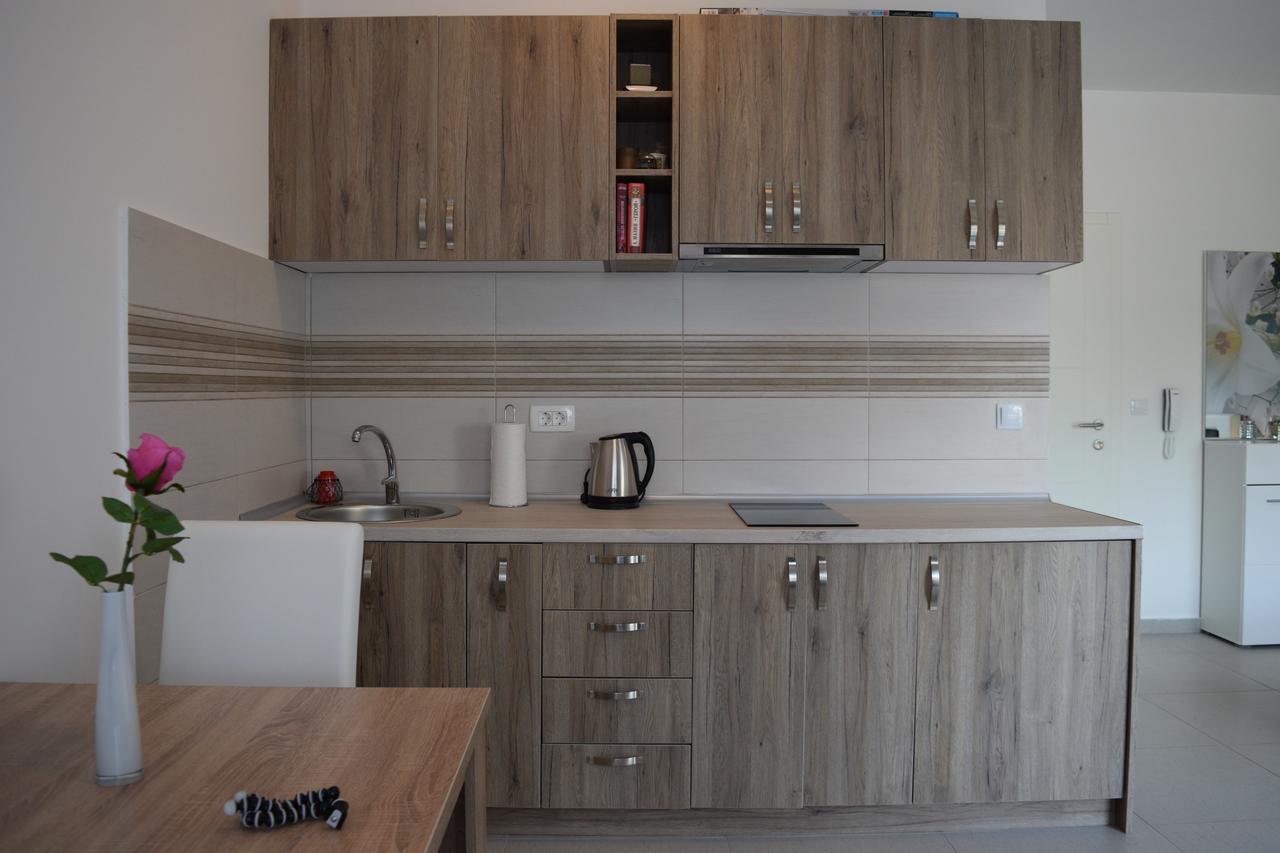 Kristina Apartments Tivat Luaran gambar