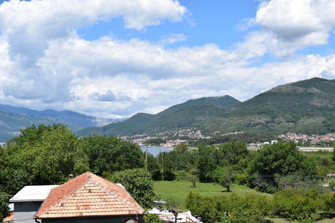 Kristina Apartments Tivat Luaran gambar