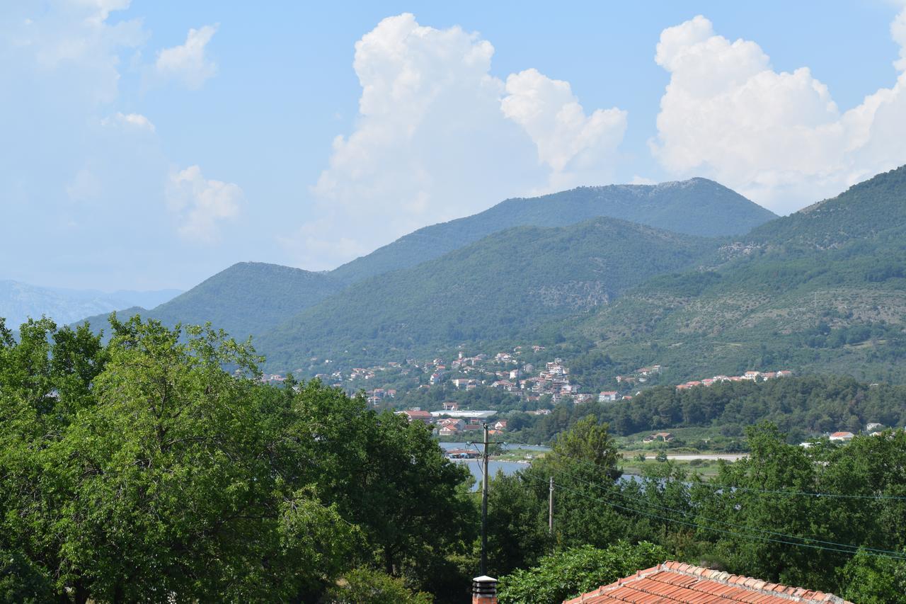 Kristina Apartments Tivat Luaran gambar