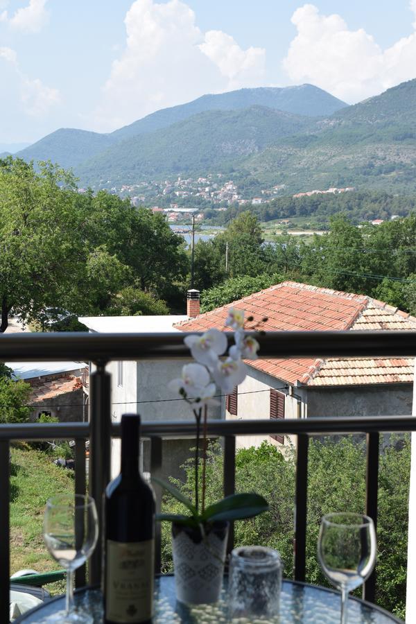 Kristina Apartments Tivat Luaran gambar