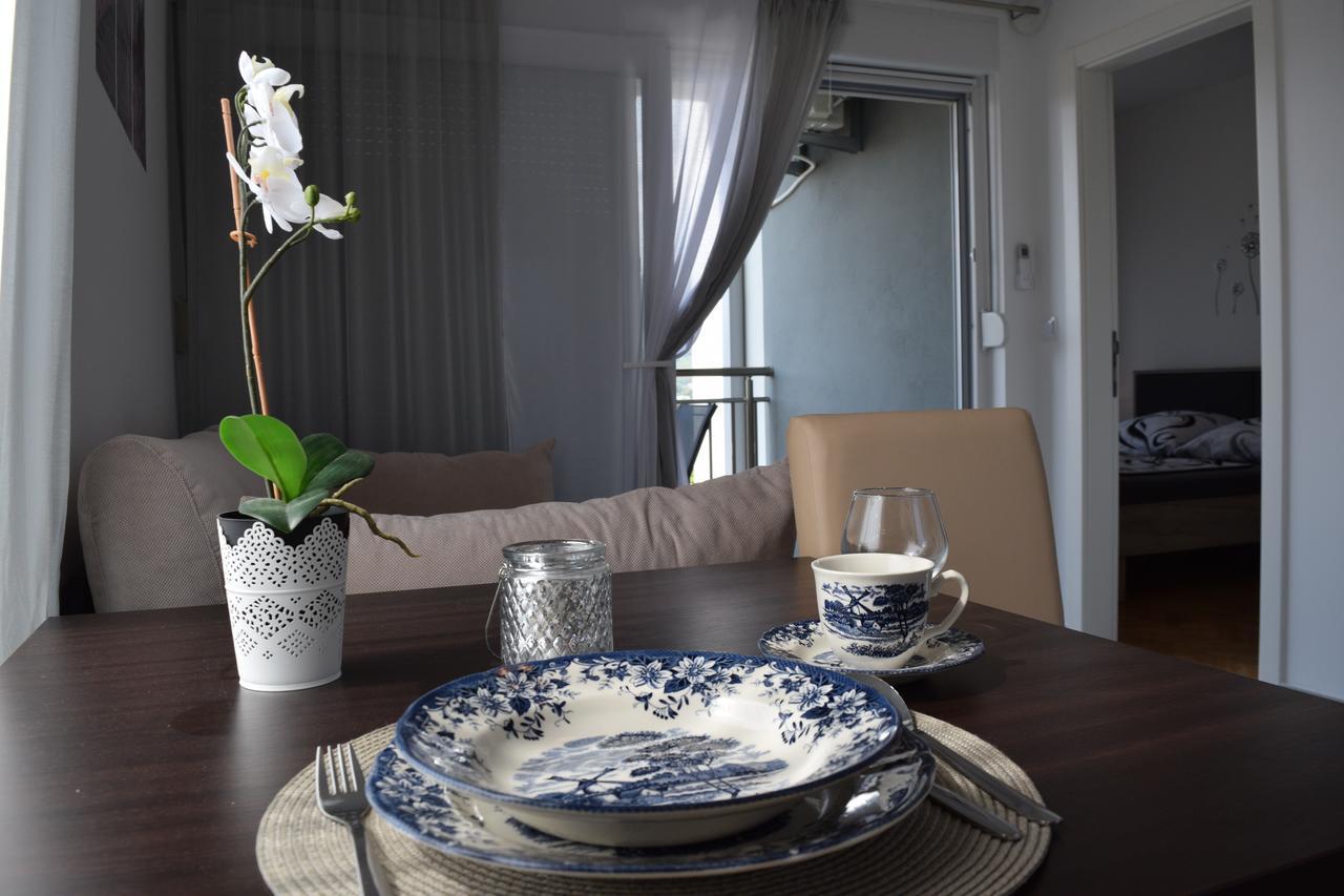 Kristina Apartments Tivat Luaran gambar