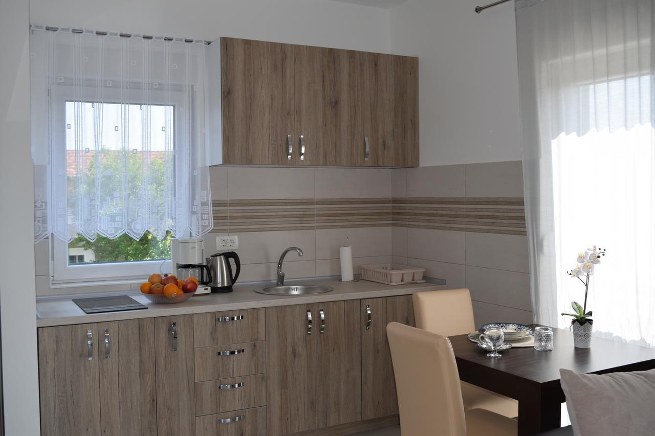 Kristina Apartments Tivat Luaran gambar