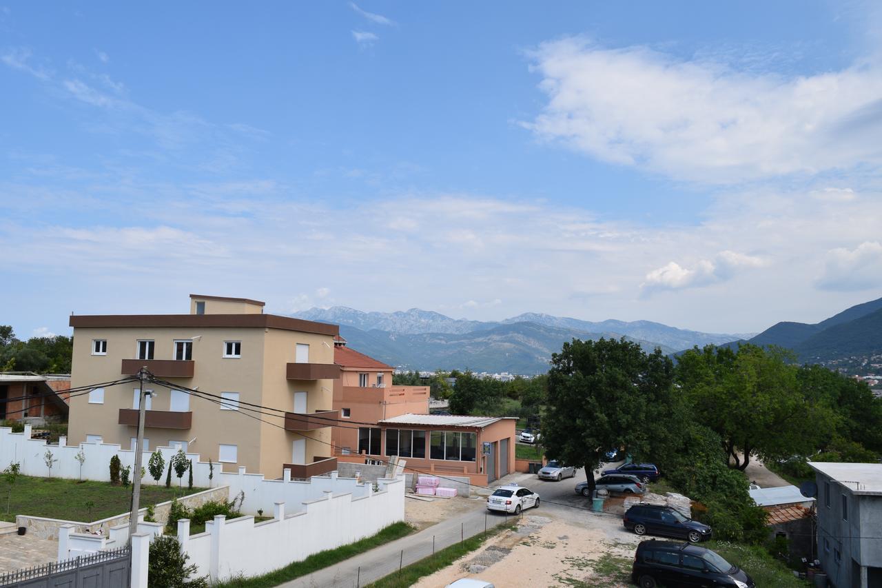 Kristina Apartments Tivat Luaran gambar